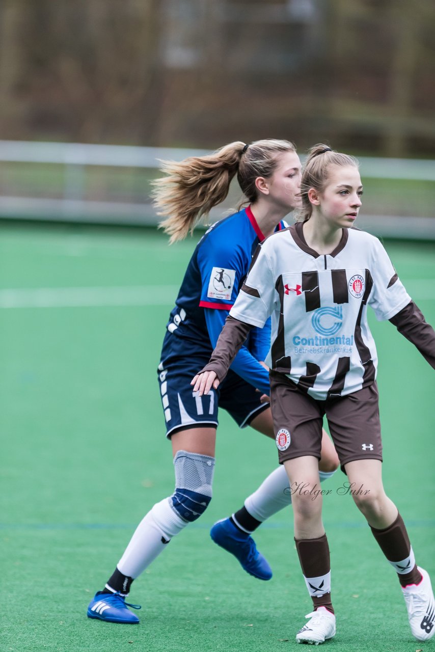 Bild 329 - wBJ VfL Pinneberg - St. Pauli : Ergebnis: 7:0 (Abbruch)